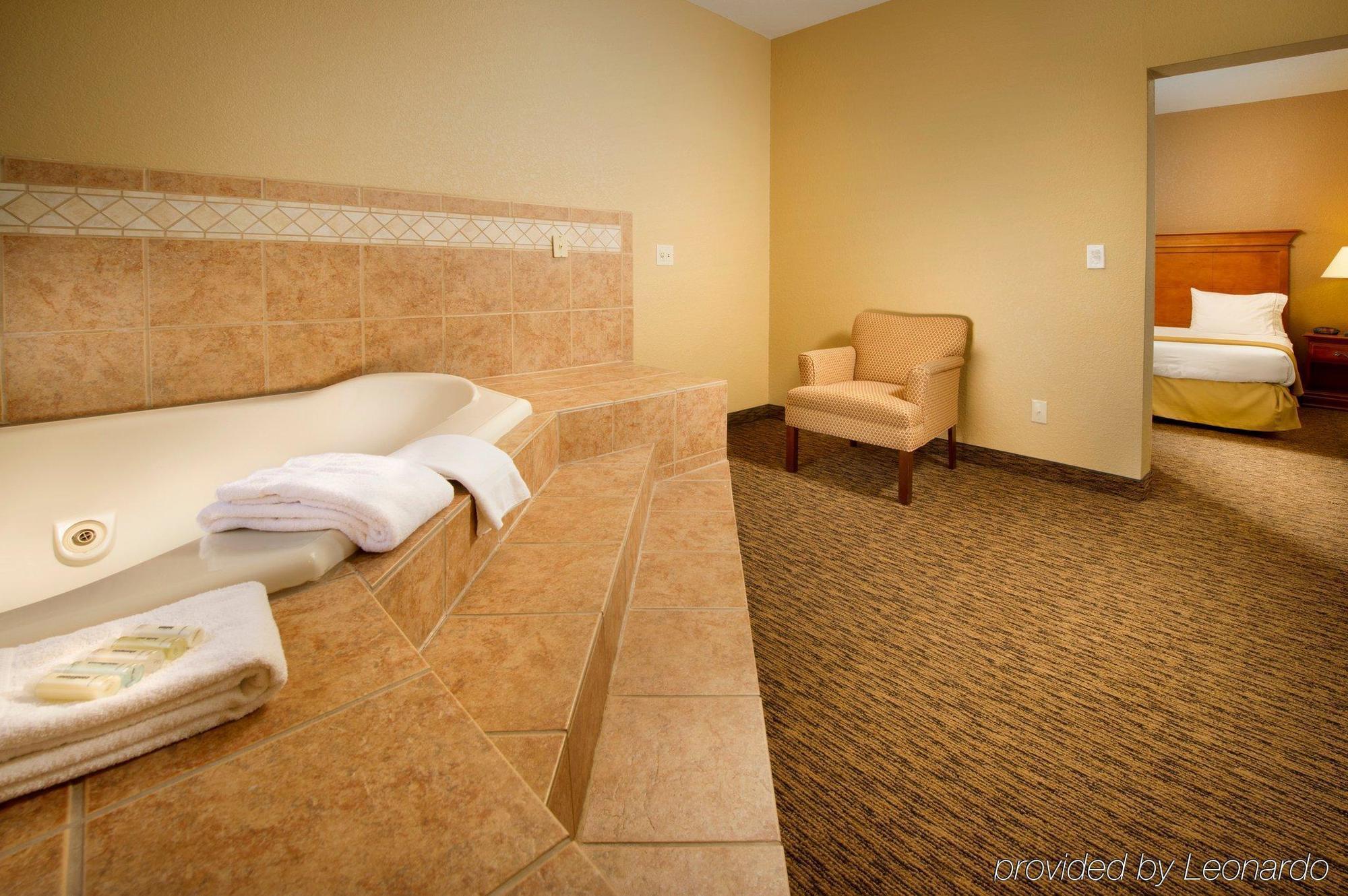 Holiday Inn Express & Suites San Antonio - Downtown Market Area By Ihg Buitenkant foto